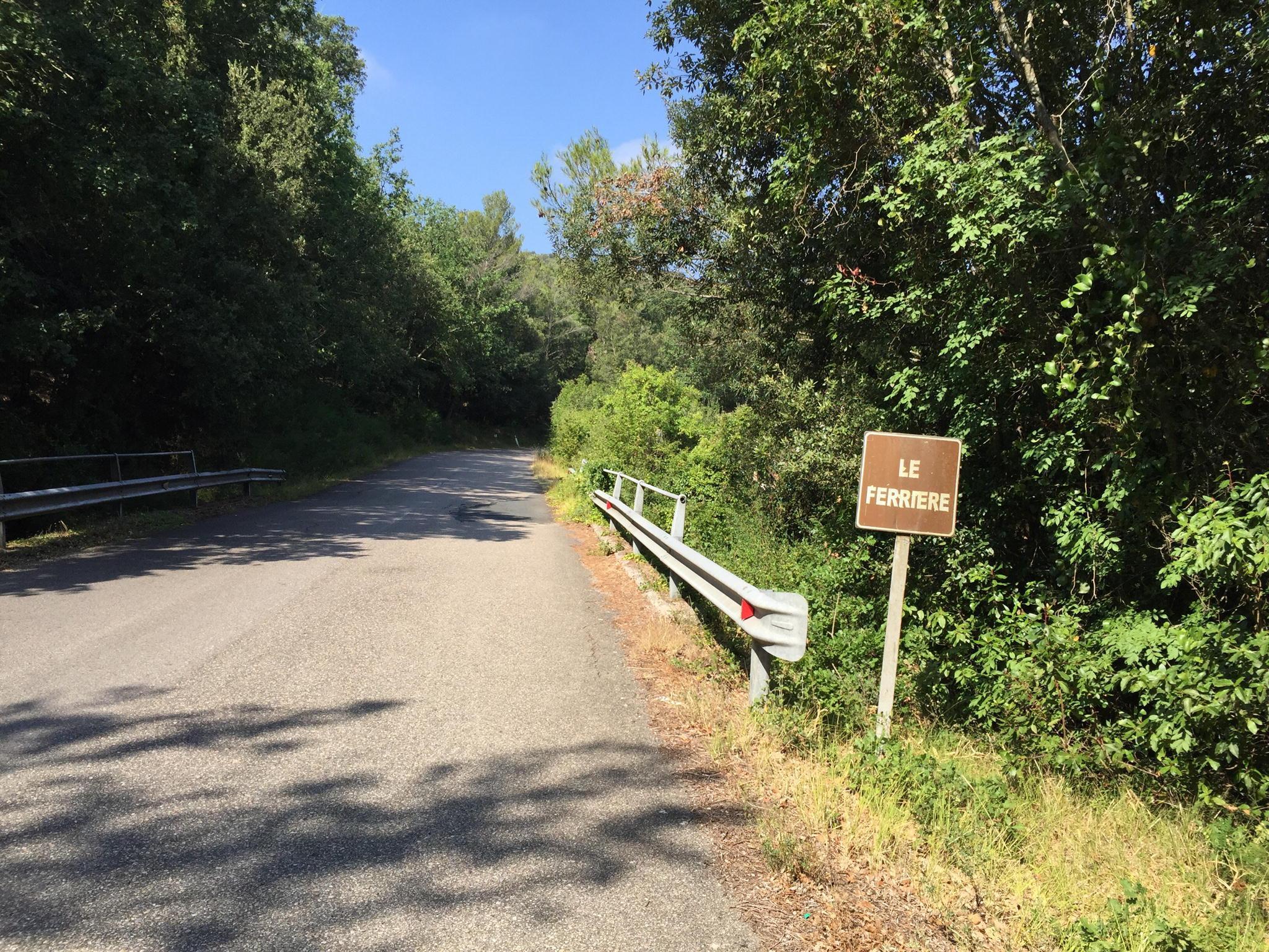 Cade dalla bici, è in gravi condizioni