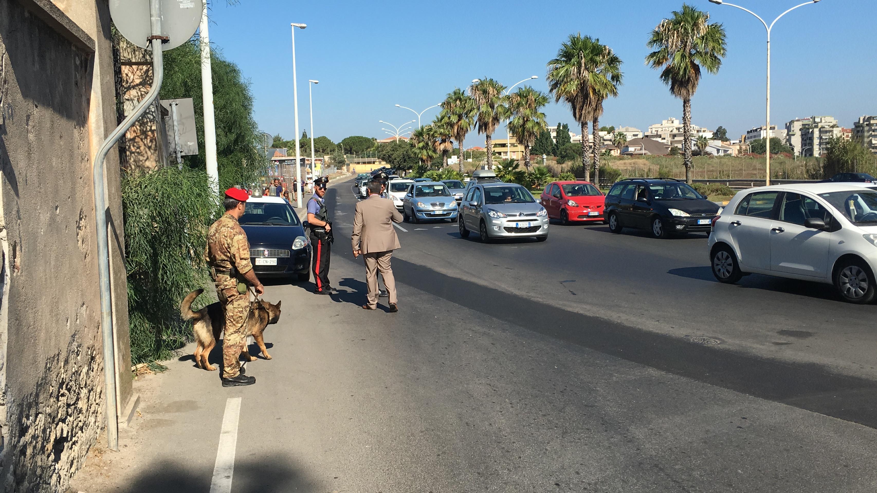 Il punto di controllo a Marina Piccola (foto Mario Rosas)