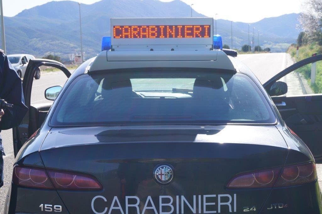 L'auto dei carabinieri 