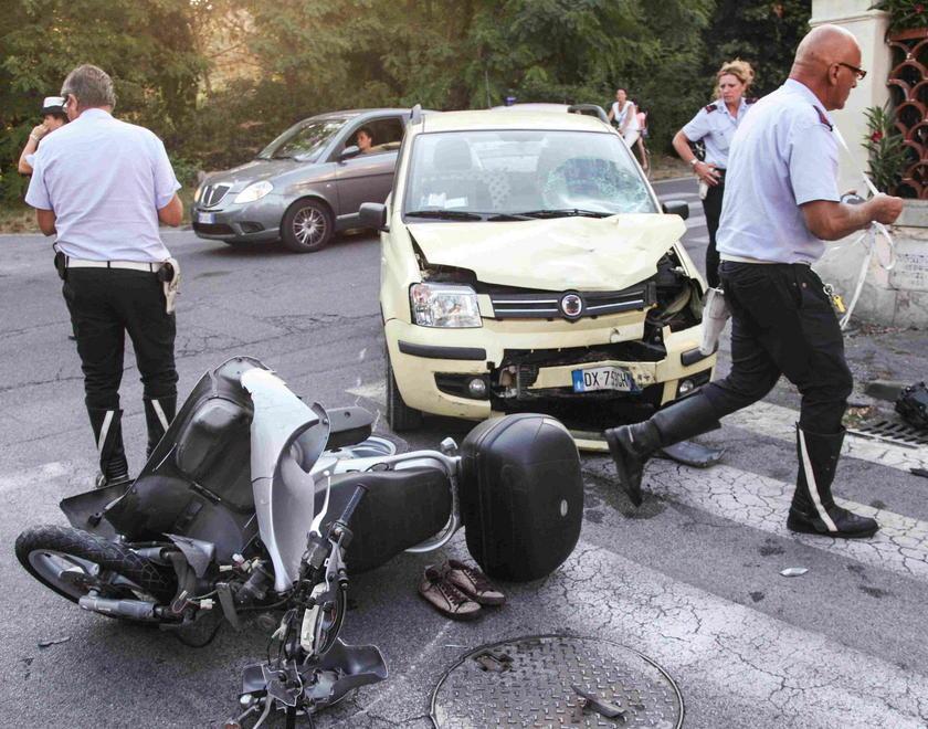 Sta meglio il giovane sbalzato dallo scooter