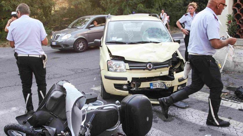 Sta meglio il giovane sbalzato dallo scooter