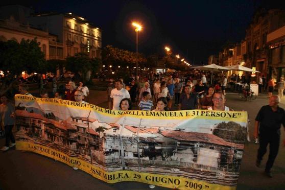 Strage, il no per togliere il cavalierato a Moretti. Le famiglie: "Ci calpestano"