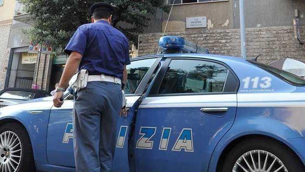 Pugno in faccia e via la catenina