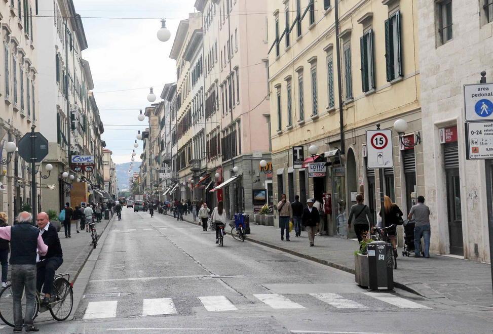 «Una barriera in mezzo a via Ricasoli» 