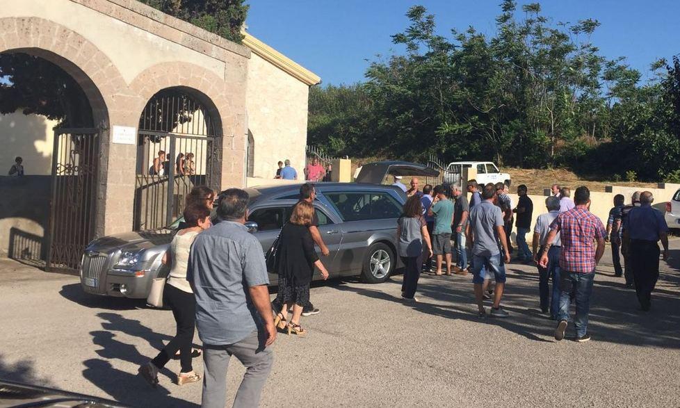 L’abbraccio del paese all’infermiera
