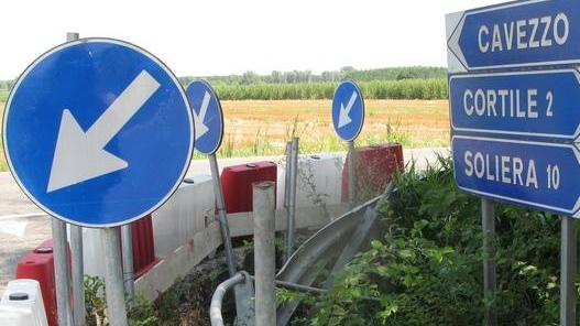 «Manca il guard rail da mesi: così la strada è pericolosa»