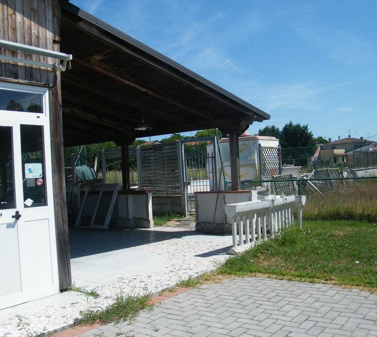 «Il centro sportivo è chiuso e abbandonato» 