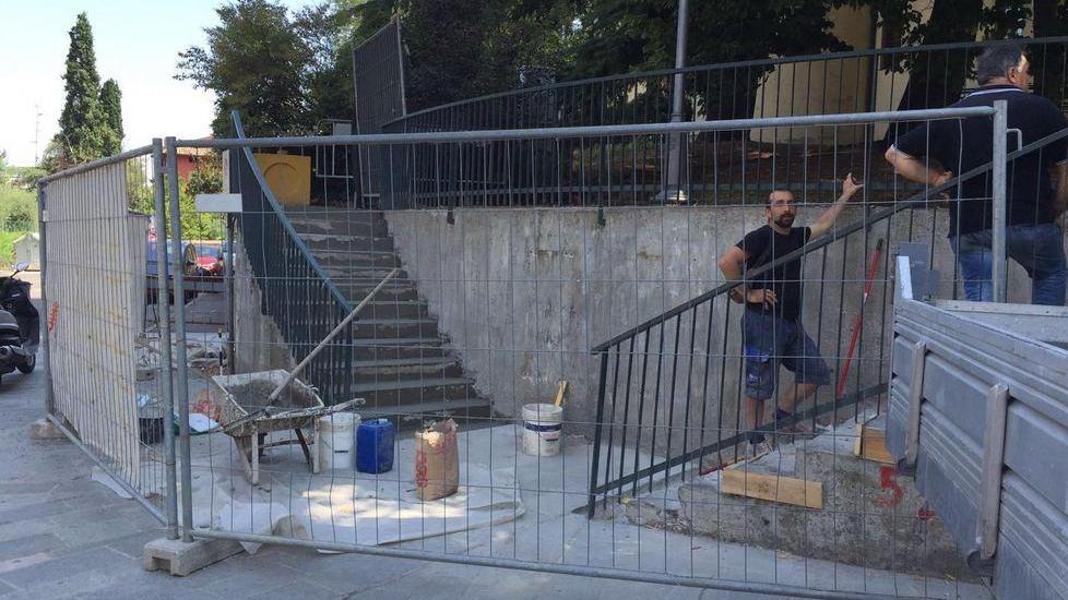 Dopo le proteste, i lavori sulle scale del “Sagrato”