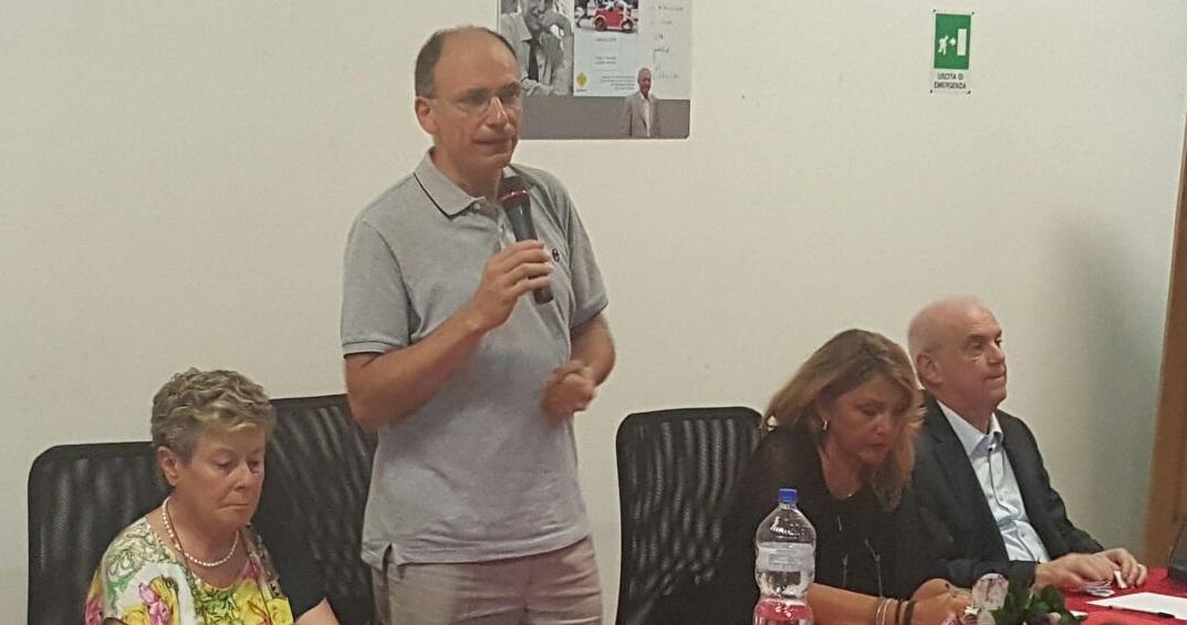 L'ex premier Enrico Letta alla commemorazione in onore di Benedetto Mondini