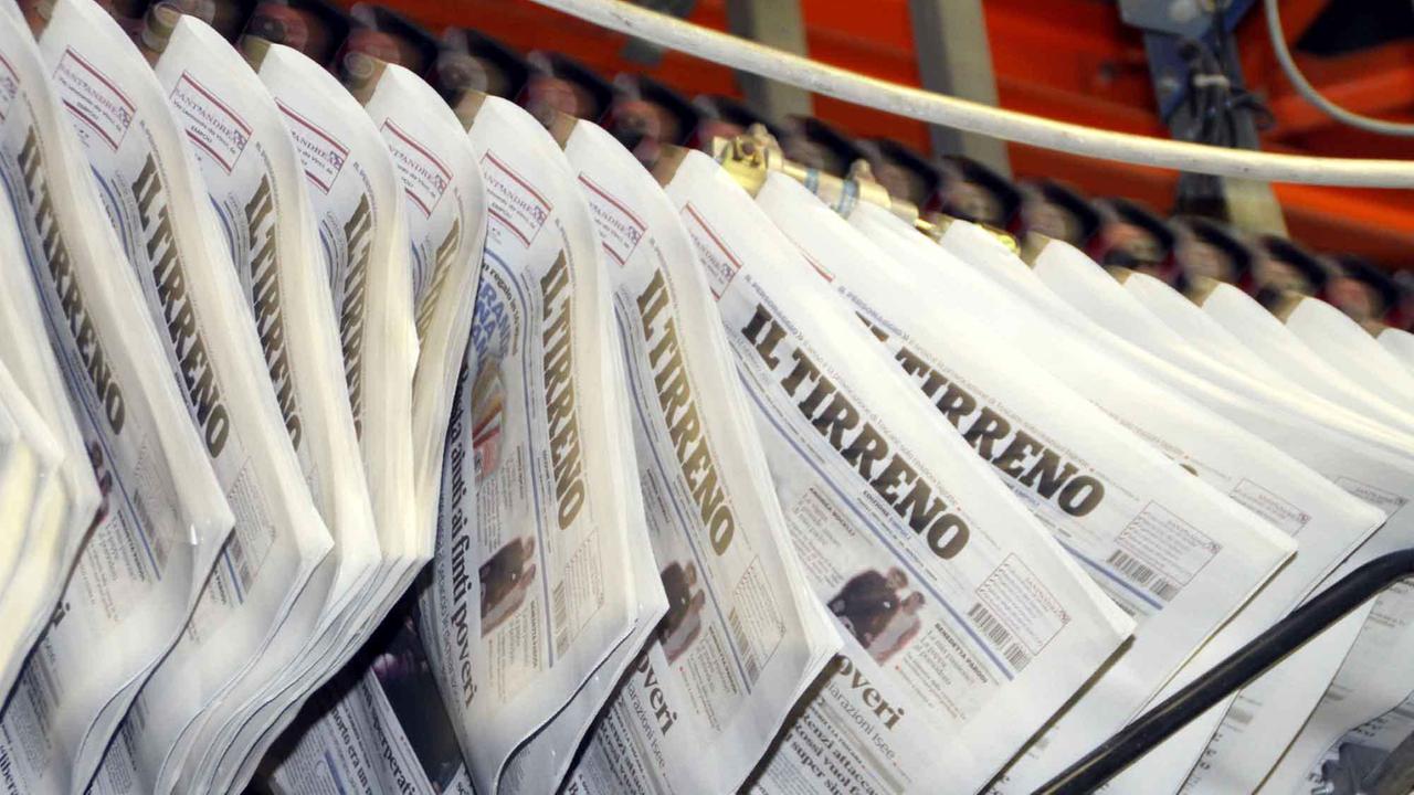 Copie del Tirreno in un uscita dalla rotativa del Centro stampa di Livorno