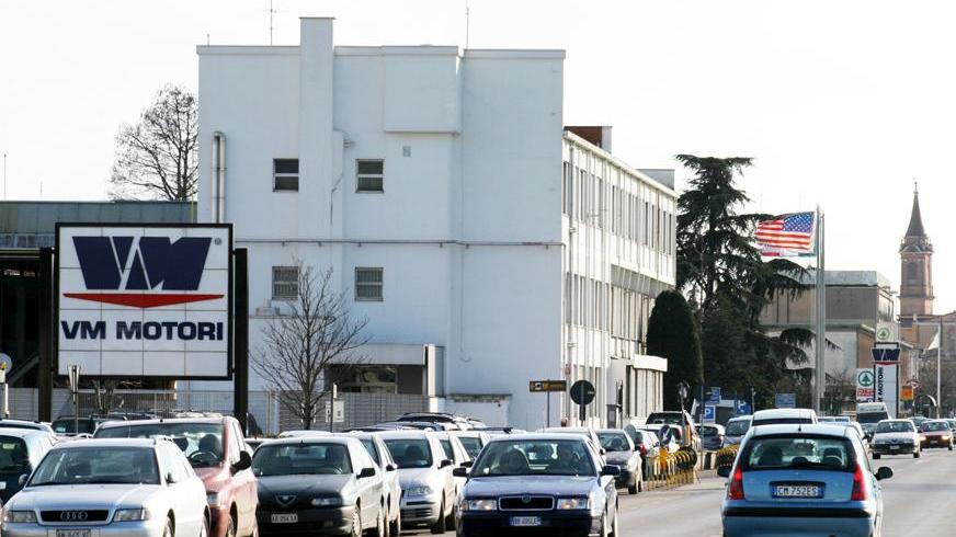 Cento, la cassa integrazione alla Vm «Vorrei sapere quale sarà il mio futuro»