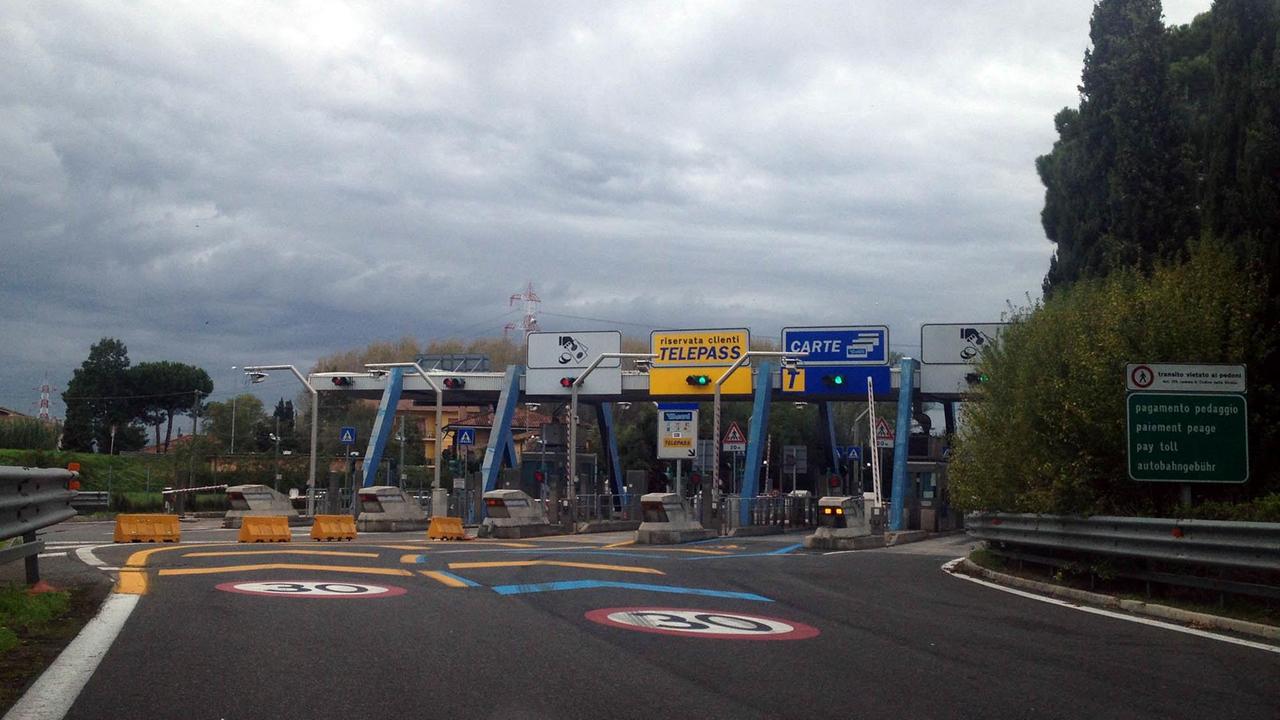 Il casello autostradale di Chiesina (foto Nucci)