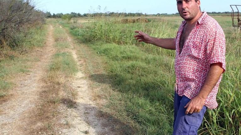 Portoverrara, la protesta: «Per gli agricoltori solo delle multe»