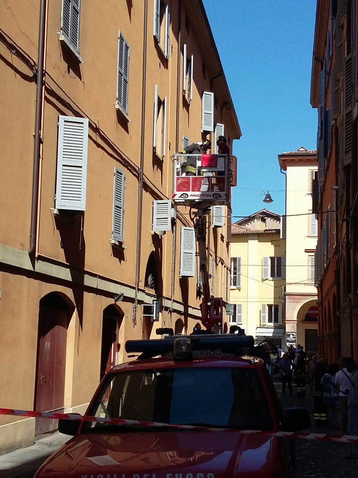 Modena. Incendiato solaio in via Tre Re