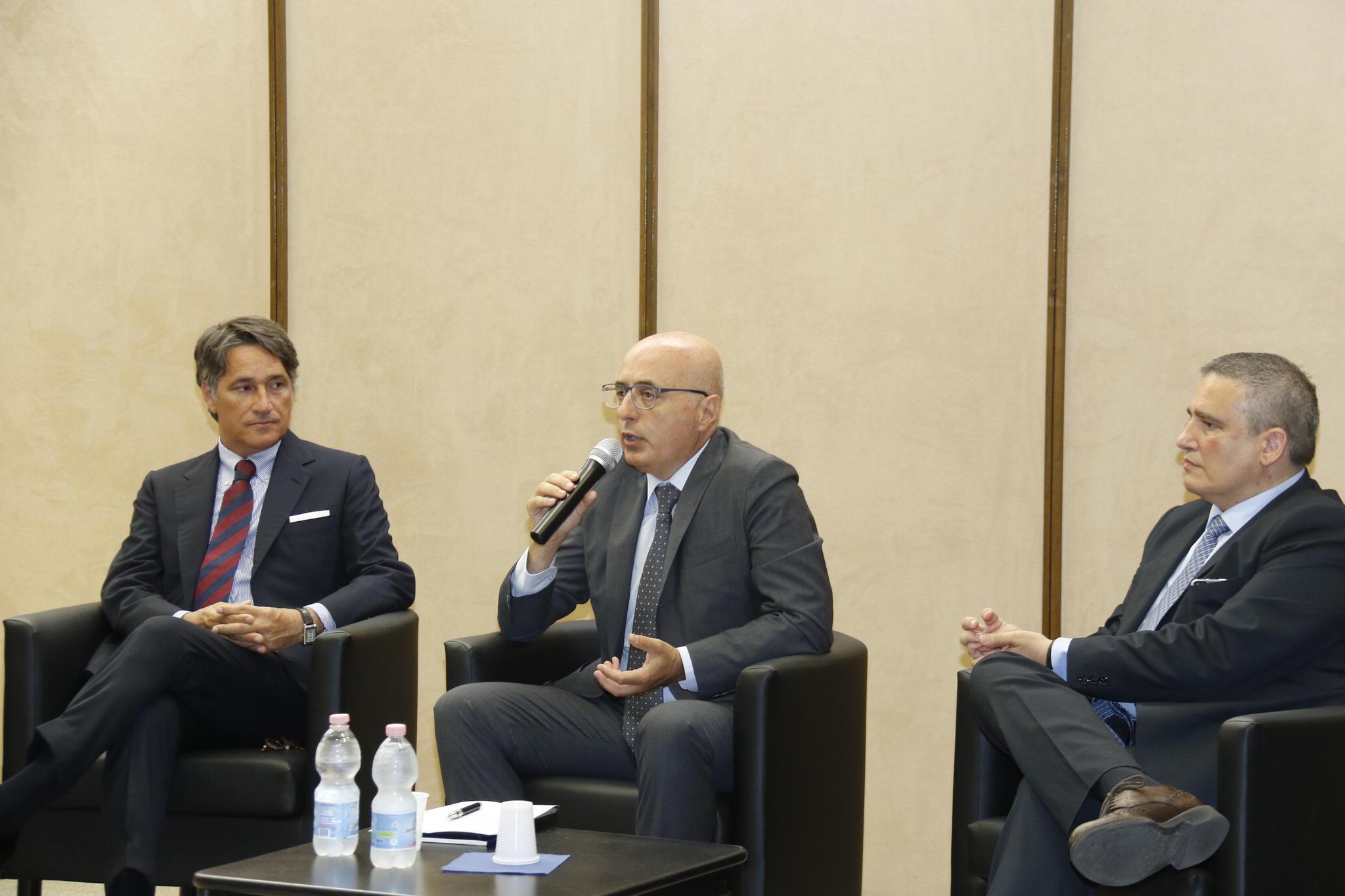 Da sinistra: il consigliere delegato Raffaele Serrao, il direttore Roberto Bernabò e il vicedirettore Fabrizio Brancoli