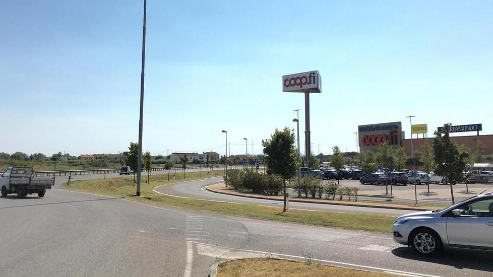 La zona del centro commerciale Coop a Pontedera (foto Silvi)