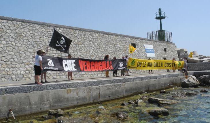 È ufficiale, bandiera nera a Ciumei 