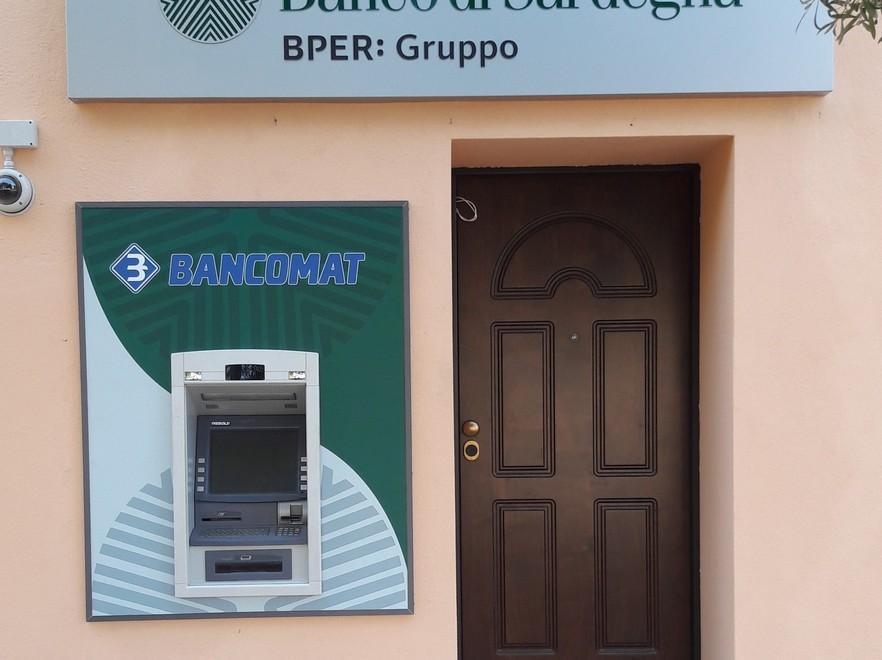 Un punto bancomat a Sos Alinos 