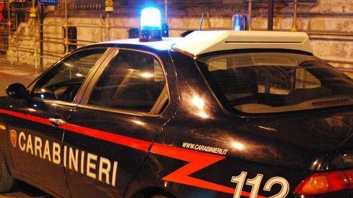 Gesico, ubriaco minaccia i passanti con una pistola e graffia i carabinieri