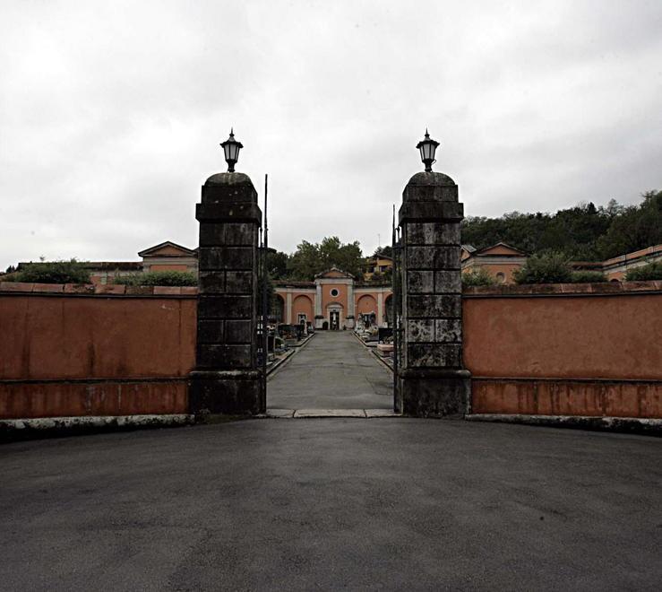 L'ingresso del cimitero comunale di Pieve (foto Nucci)
