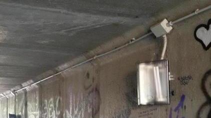Divelti i faretti nel sottopasso sostituiti solo sette mesi fa
