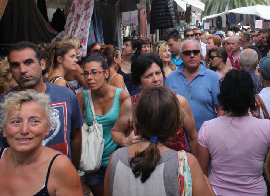 Torna il Mercato del Forte A Lido scoppia la polemica 