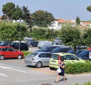 Gli operatori del turismo chiedono parcheggi a piani