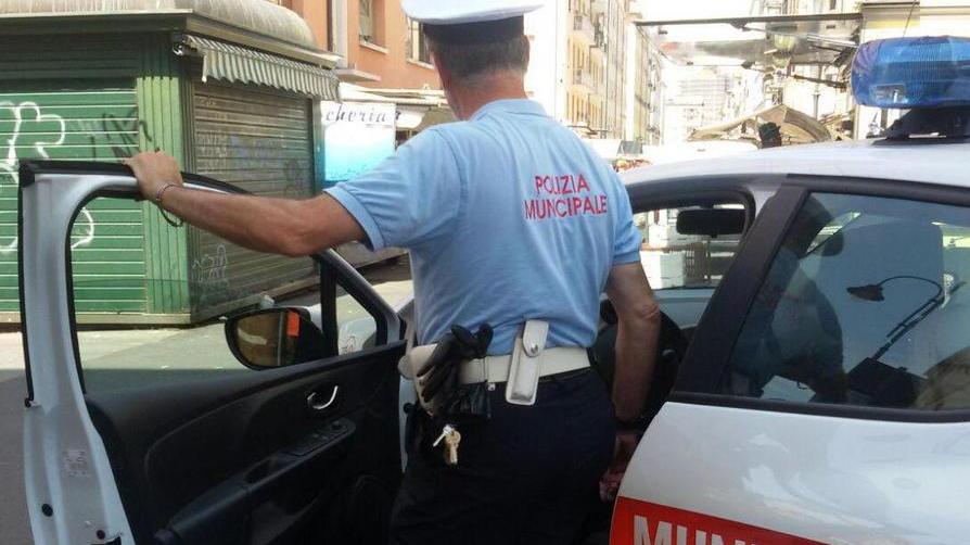 Bimba si perde al mercato: trovata dai vigili