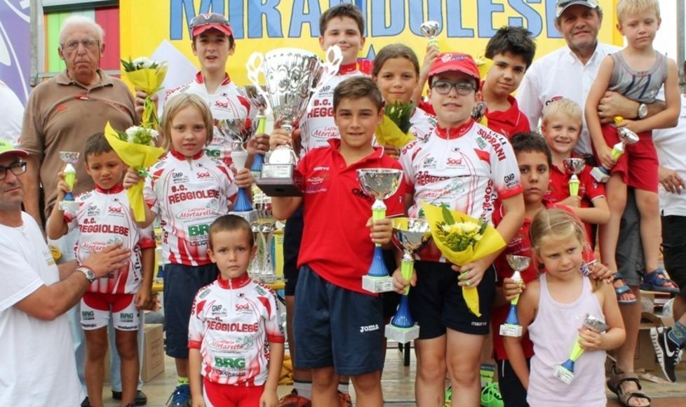 Ciclismo, la Reggiolese trionfa a Mirandola