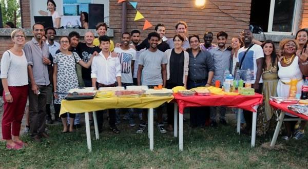 Una cena multietnica all'agriturismo Spagnolina