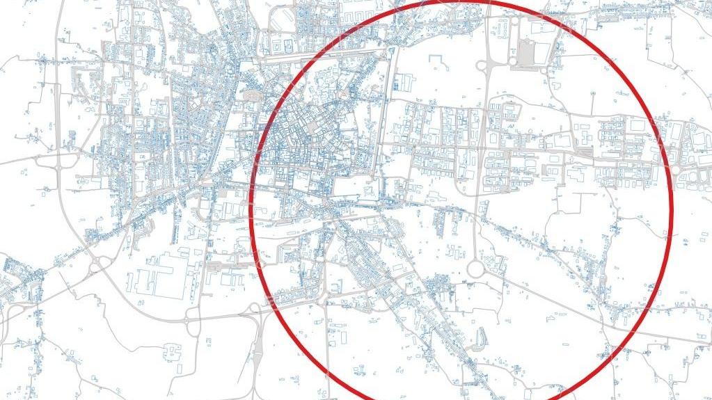 La cartina di Pistoia con la zona rossa cerchiata. L'autostrada si trova nella parte bassa, fuori dalla zona interdetta