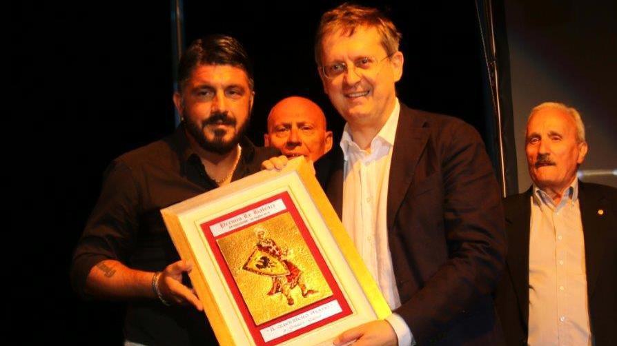 La premiazione di Gattuso con il sindaco Filippeschi