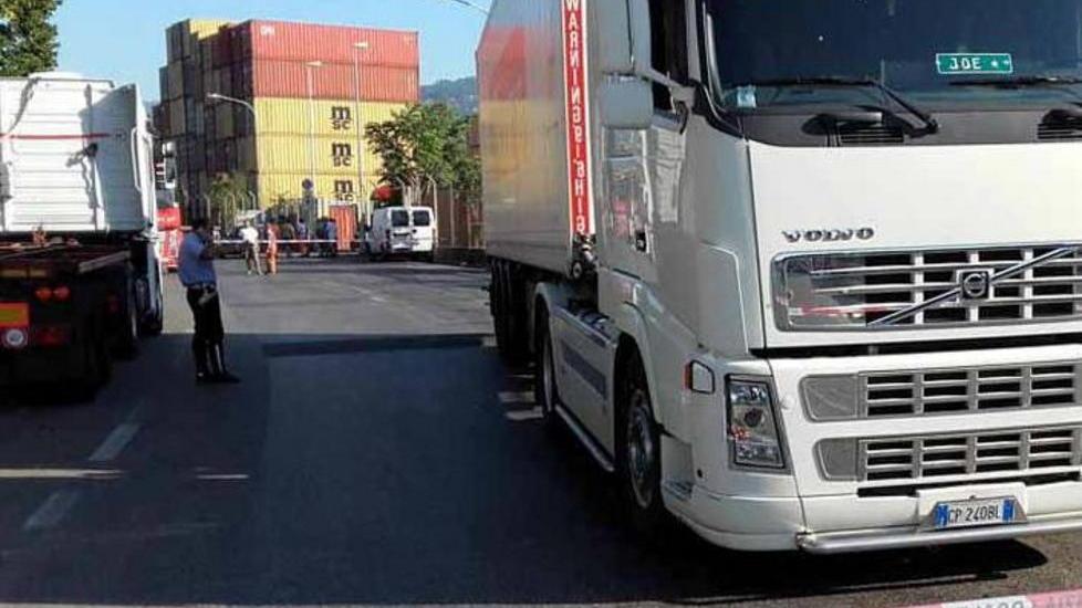 Donna di 79 anni muore investita da un Tir