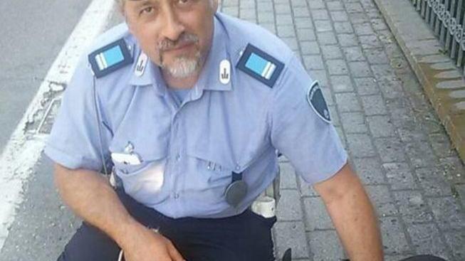 Vigili in azione a Portile di Modena: salvano cane e lo adottano