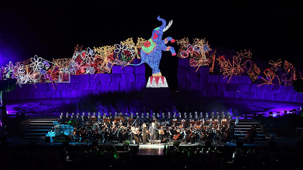 La magia del circo con Andrea Bocelli - Video