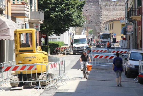Altri due cantieri ma i parcheggi sono gratis