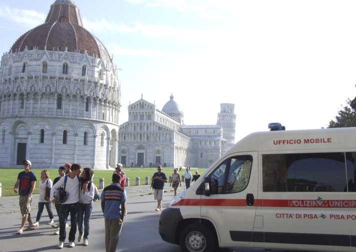 Senegalese “guida” la caccia al ladro 
