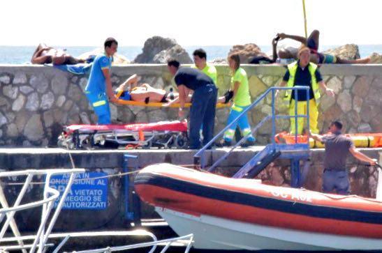Romito, bagnante scivola e batte la testa sugli scogli 