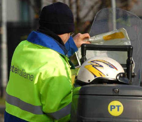 Sassari, portalettere infedele non consegnava le multe 