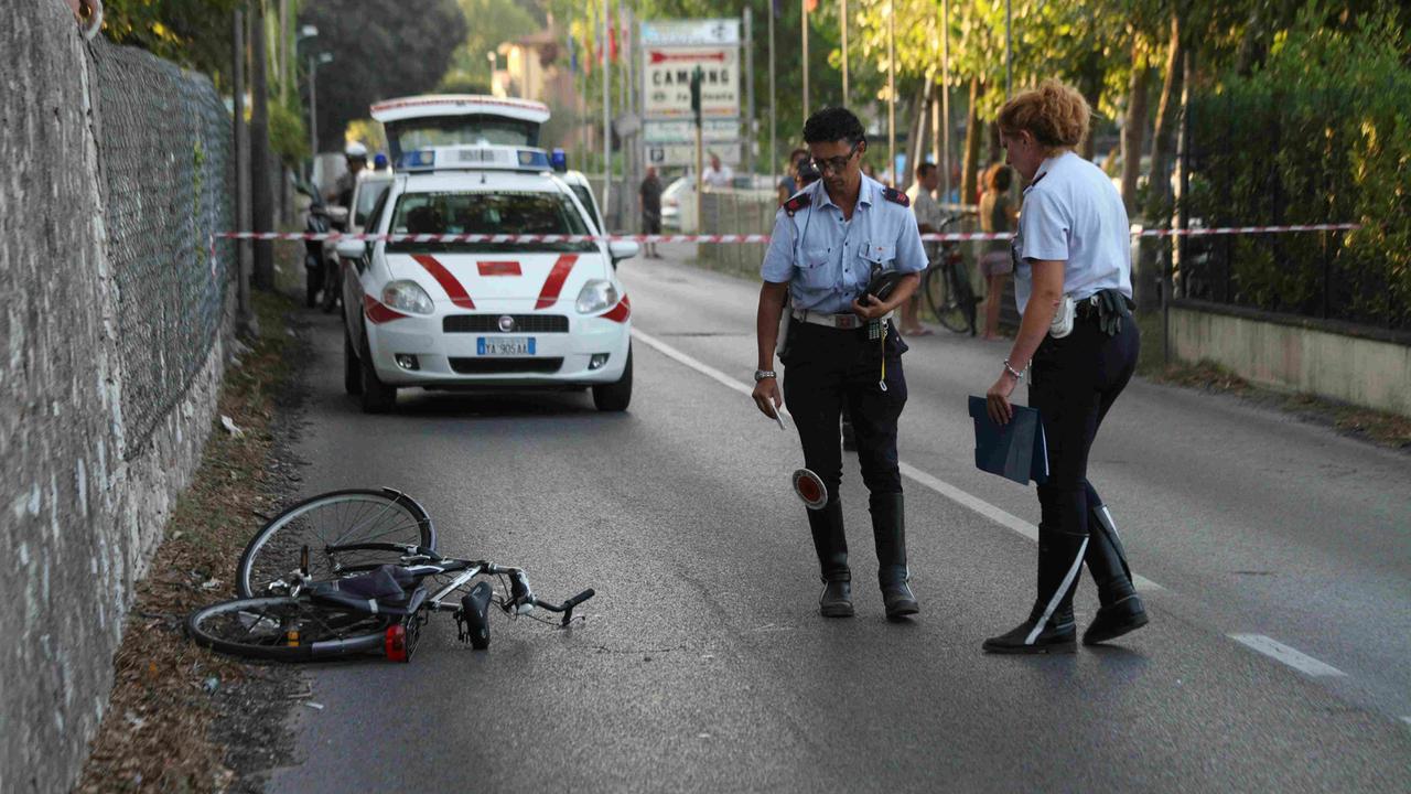L'incidente mortale in via dei Lecci (foto Ciurca/Paglianti)