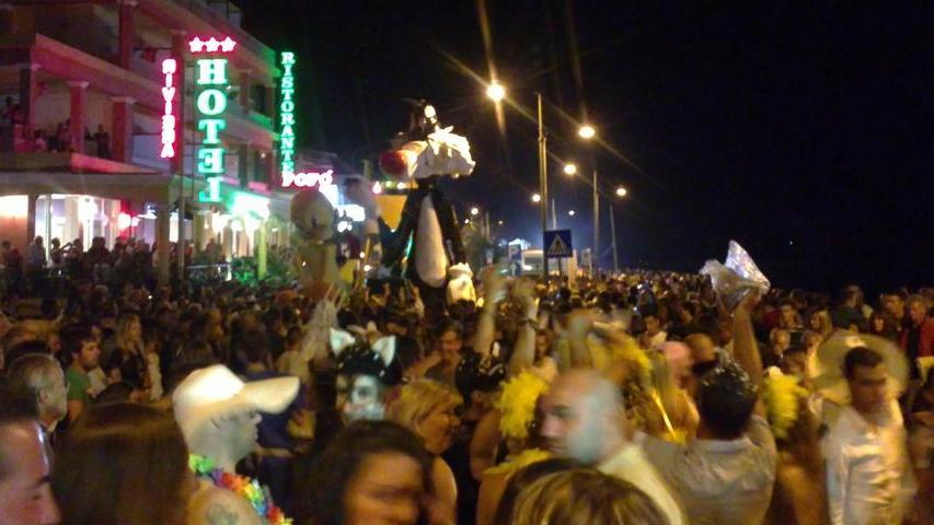 Solito bagno di folla per Rio de Frijaneiro oggi la premiazione 