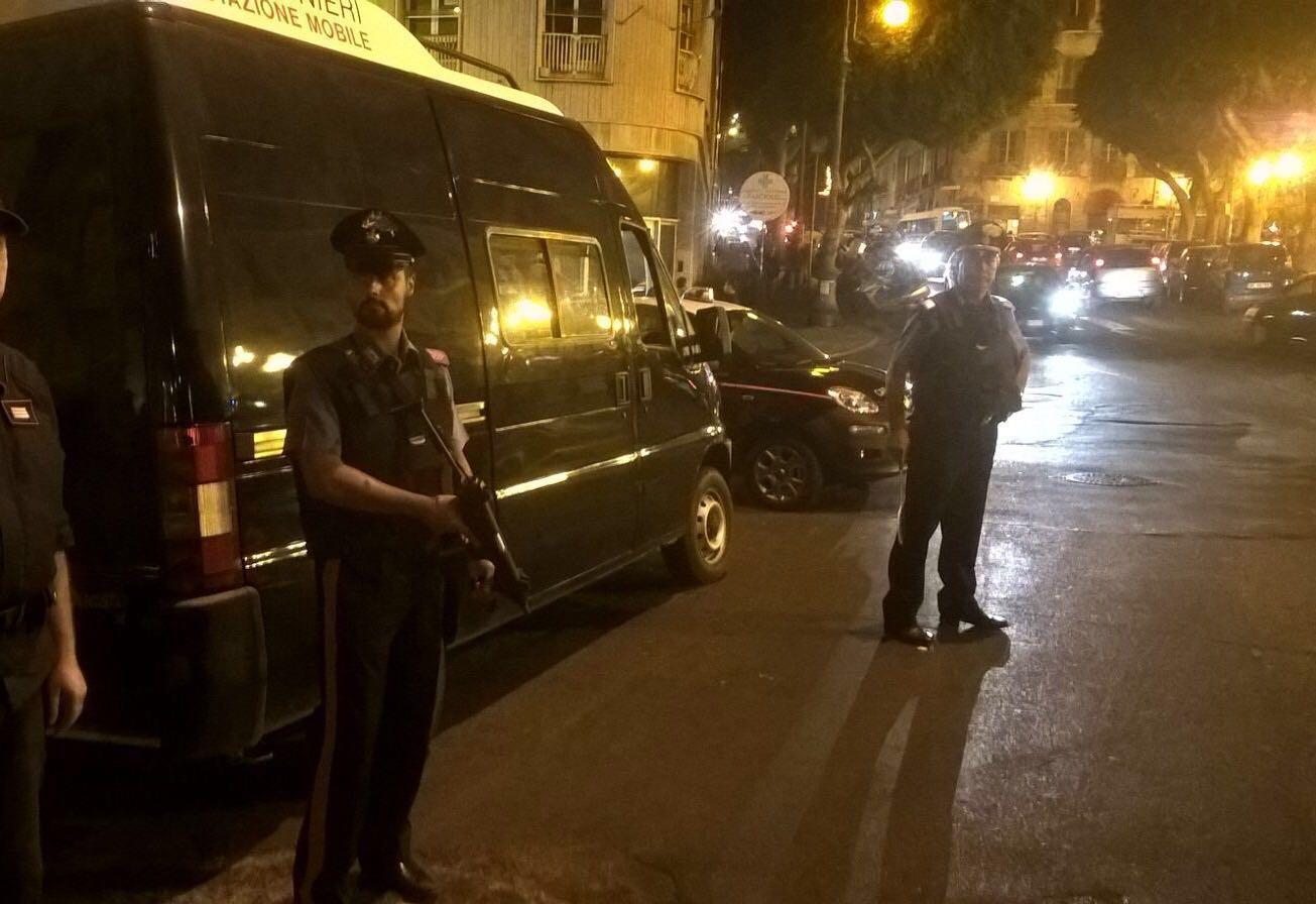 I carabinieri in largo Carlo Felice