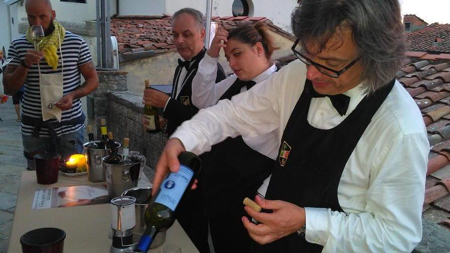 Calici di vino e di stelle