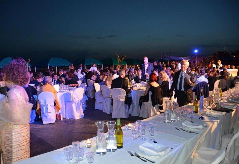 Festa riuscita, contributo in beneficenza