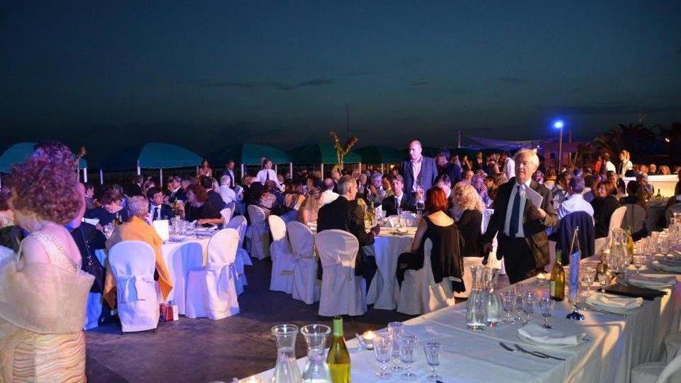 Festa riuscita, contributo in beneficenza