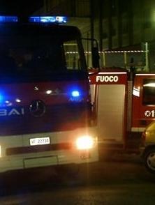 Attentato contro un pescatore Barca distrutta dalle fiamme