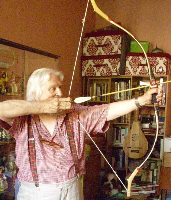 Archi e balestre Una vita dedicata alla costruzione di armi medievali
