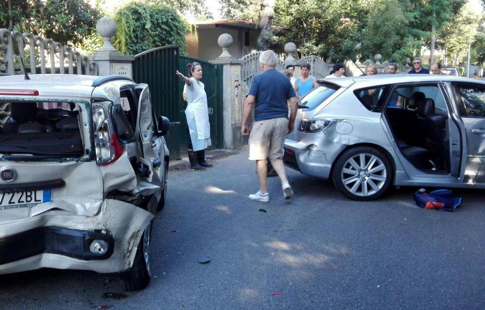 L'incidente causato dai ladri nell'inseguimento