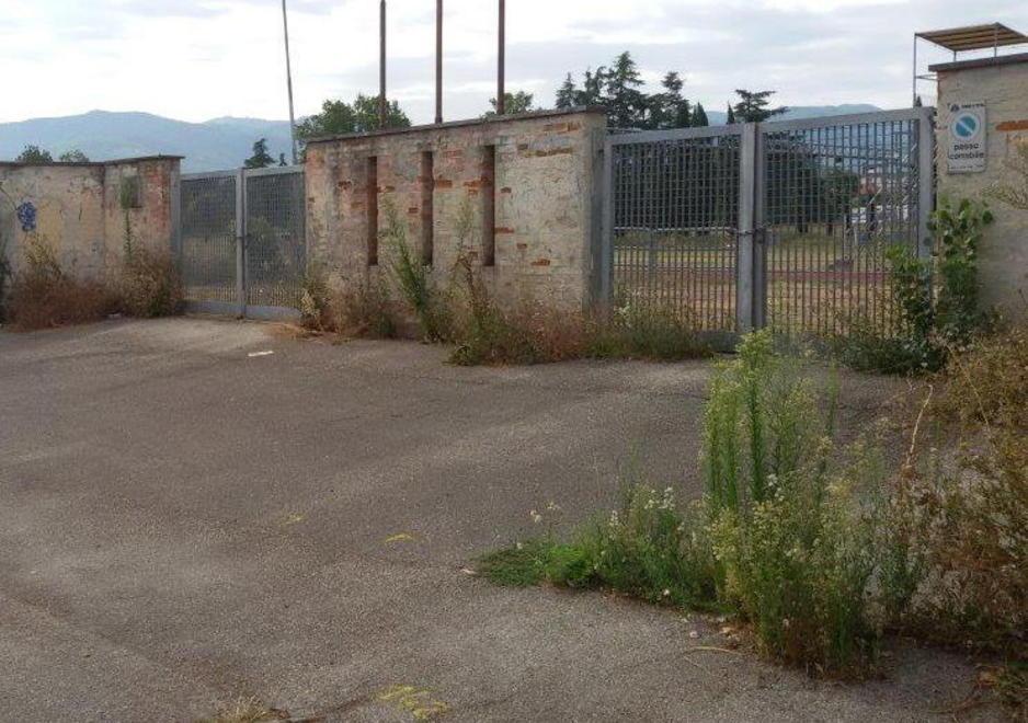 Il campo scuola è abbandonato 
