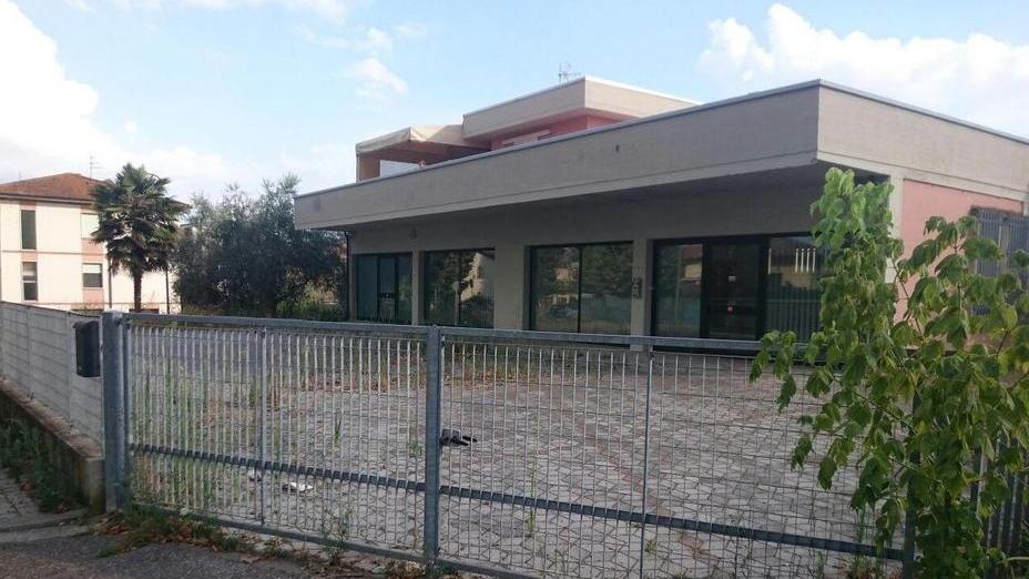 Si sposta nella stessa strada la farmacia comunale